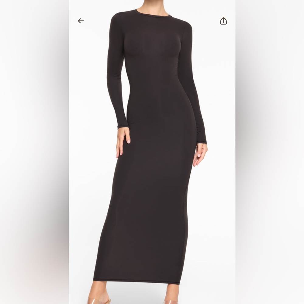 FITS EVERYBODY
CREW NECK LONG SLEEVE
DRESS SKIMS